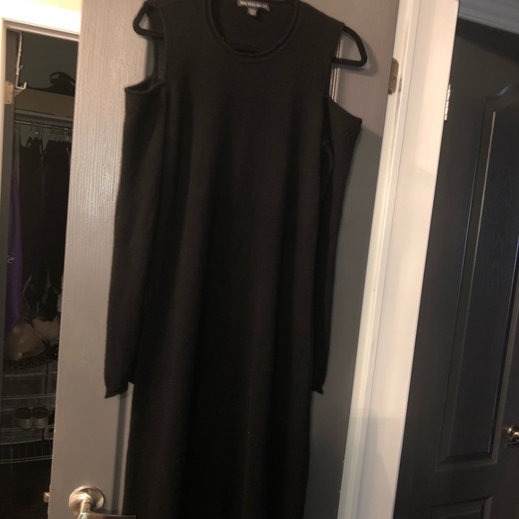 Jones New York.  Cold shoulder black knit dress - Picture 2 of 7